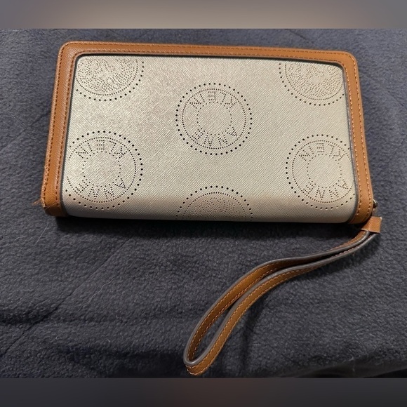 Anne Klein Lion Logo Wristlet Wallet - Picture 2 of 4